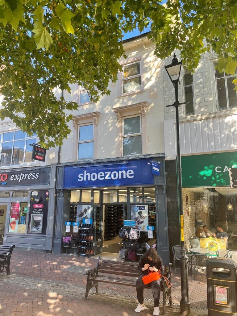 Lot: 22 - FREEHOLD HIGH STREET COMMERCIAL INVESTMENT - Front elevation
